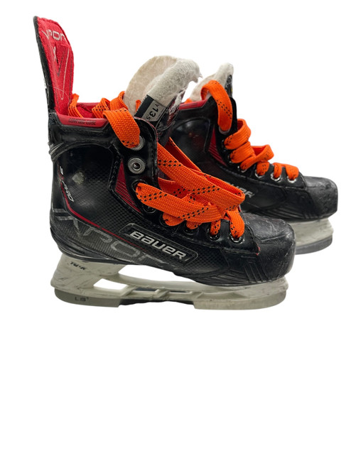 Vist Large View of Product Image Which is Used Bauer VAPOR 3X PRO Youth Hockey Skate Youth 13.5