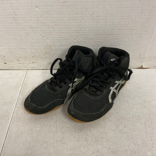 Vist Large View of Product Image Which is Used Asics Wrestling Shoes Black Youth 13.0