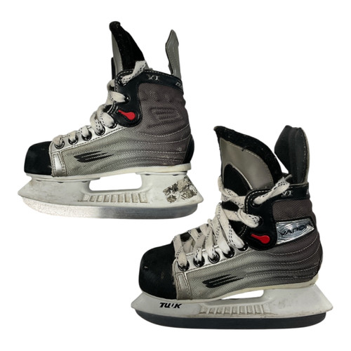 Vist Large View of Product Image Which is Used Bauer VAPOR VI Youth Hockey Skate Youth 11.0