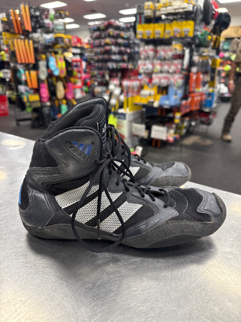 Vist Large View of Product Image Which is Used Adidas AKRID Wrestling Shoes Senior 9.5