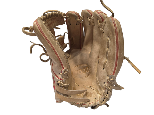 Vist Large View of Product Image Which is Used Wilson A2000 Baseball Glove RH Throw 11 1/2"