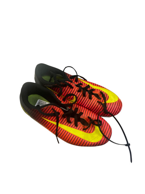 Vist Large View of Product Image Which is Used Nike Soccer Cleats Red Junior 03