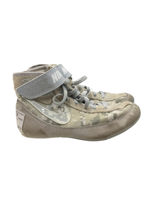 Vist Large View of Product Image Which is Used Nike Wrestling Shoes Grey Junior 04