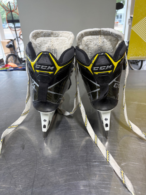Vist Large View of Product Image Which is Used CCM SUPER TACKS Intermediate Goalie Skate Intermediate 3.5