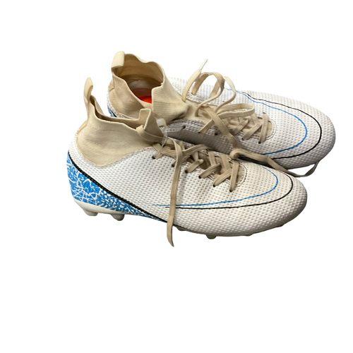 Vist Large View of Product Image Which is Used Nike Soccer Cleats White Senior 7.5