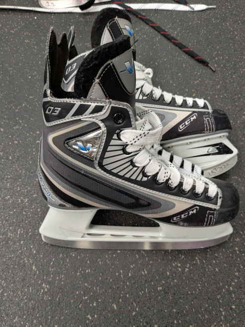 Vist Large View of Product Image Which is Used CCM VECTOR 03 Intermediate Hockey Skate Intermediate 6.0