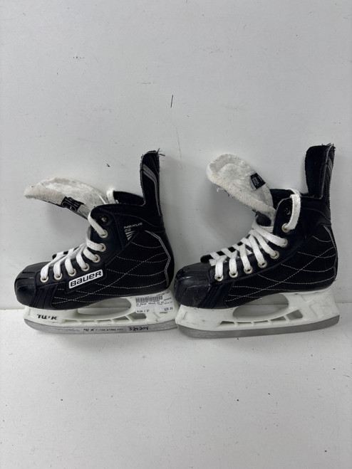 Vist Large View of Product Image Which is Used Bauer NEXUS 22 Junior Hockey Skate Junior 01