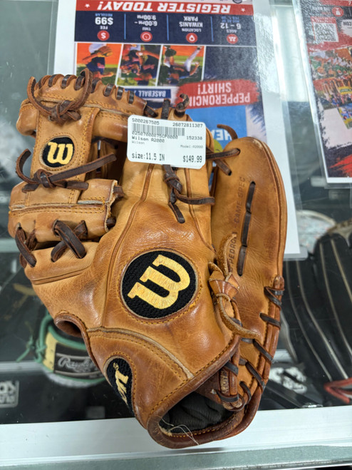 Vist Large View of Product Image Which is Used Wilson A2000 BB/SB Glove RH Throw None 11 1/2"
