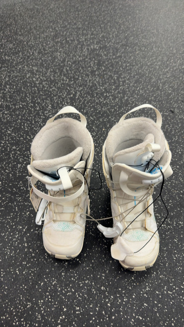 Vist Large View of Product Image Which is Used Salomon PEARL Womens Snowboard Boots White Senior 6