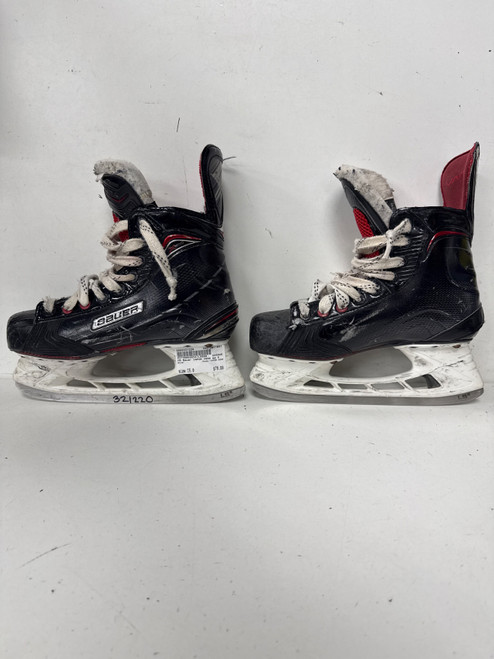 Vist Large View of Product Image Which is Used Bauer VAPOR X800 Intermediate Hockey Skate Intermediate 5.0