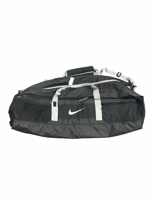 Vist Large View of Product Image Which is Used Nike Player Carry Bag Black