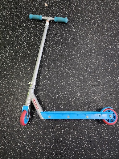Vist Large View of Product Image Which is Used Razor SCOOTER Scooter Royal Blue