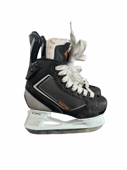 Vist Large View of Product Image Which is Used Easton MAKO Youth Hockey Skate Youth 10.0