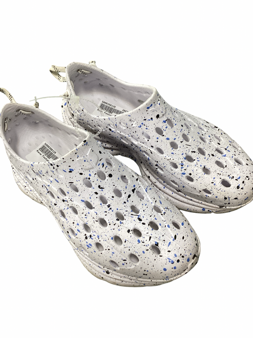 Vist Large View of Product Image Which is Used Sandals M