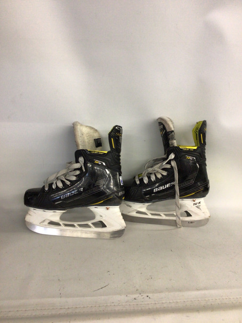 Vist Large View of Product Image Which is Used Bauer SUPREME M4 Junior Hockey Skate Junior 04.5