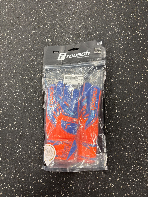 Vist Large View of Product Image Which is Used Reusch ATTRAKT SOLID FINGER SUPPORT Soccer Goalie Gloves Orange 5