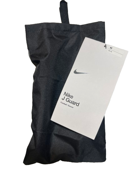 Vist Large View of Product Image Which is Used Nike Soccer Shin Guards Junior White MD