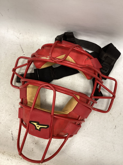 Vist Large View of Product Image Which is Used Mizuno RED MASK Umpire Mask
