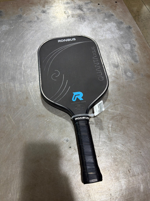 Vist Large View of Product Image Which is Used RONBUS QUANTA R3.16 Pickleball Racquet Black