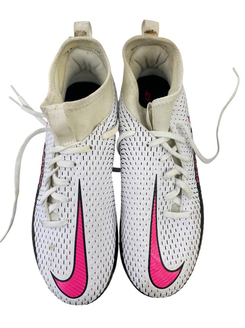 Vist Large View of Product Image Which is Used Nike Soccer Cleats White Junior 02.5