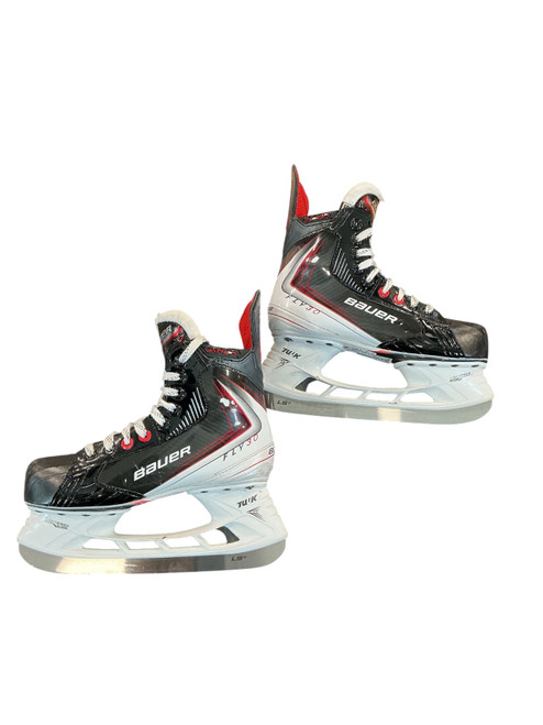 Vist Large View of Product Image Which is Used Bauer VAPOR FLY30 SKATE Junior Hockey Skate Junior 05.5