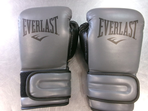 Vist Large View of Product Image Which is Used Everest Boxing Gloves Grey Senior