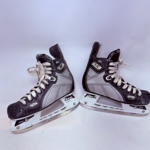 Vist Large View of Product Image Which is Used Reebok 8K Junior Hockey Skate Junior 04.5