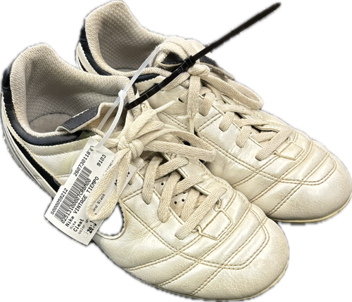 Vist Large View of Product Image Which is Used Nike VINTAGE TIEMPO Soccer Cleats White And Black Junior 03