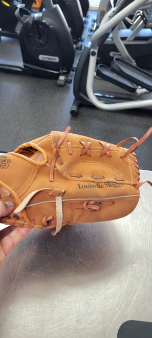 Vist Large View of Product Image Which is Used Louisville Slugger 9 BB/SB Glove RH Throw None 9"