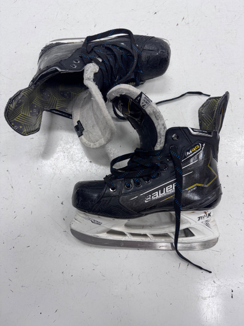 Vist Large View of Product Image Which is Used Bauer M40 FIT 3 Senior Hockey Skate Senior 7.5