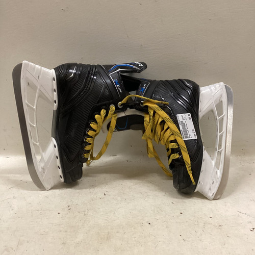 Vist Large View of Product Image Which is Used Bauer XLP Junior Hockey Skate Junior 04