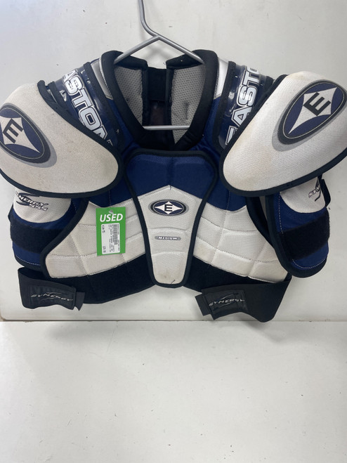 Vist Large View of Product Image Which is Used Easton SYNERGY 555 Senior Shoulder Pads MD