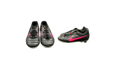 Vist Large View of Product Image Which is Used Nike Soccer Cleats Black And Pink Youth 11.0
