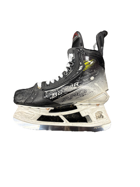 Vist Large View of Product Image Which is Used Bauer VAPOR HYP2RLITE Intermediate Hockey Skate Intermediate 5.5