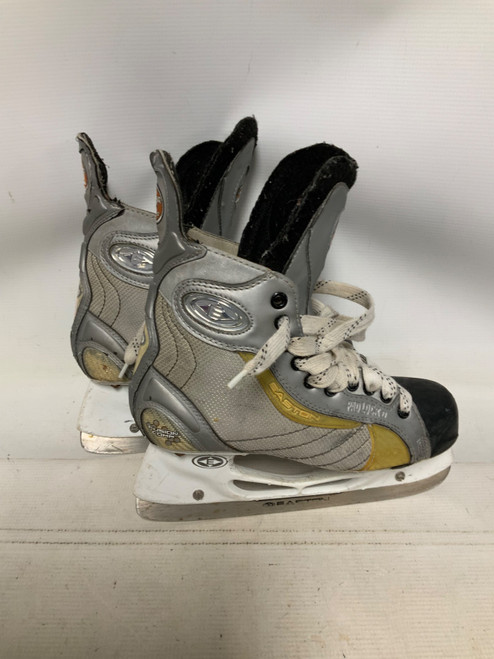 Vist Large View of Product Image Which is Used Easton Z-AIR COMP Senior Hockey Skate Senior 6