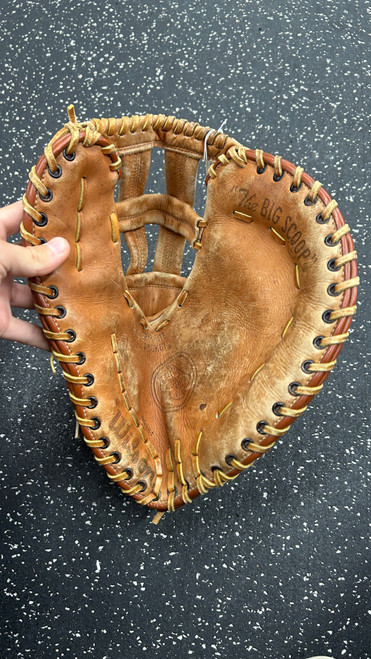Vist Large View of Product Image Which is Used Wilson A9884 BB/SB First Base RH Throw Brown 13 1/2"