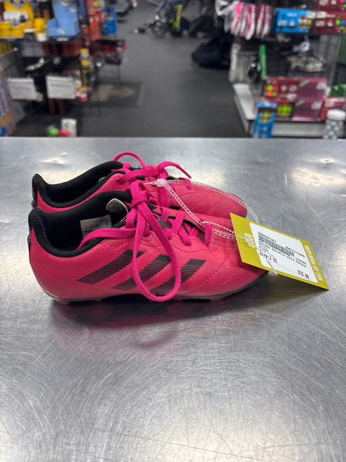 Vist Large View of Product Image Which is Used Adidas Soccer Cleats Pink Junior 01