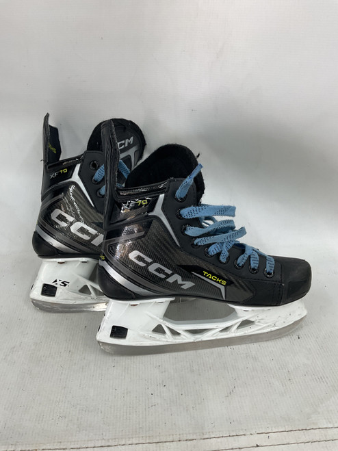 Vist Large View of Product Image Which is Used CCM XF70 Junior Hockey Skate Junior 03.5