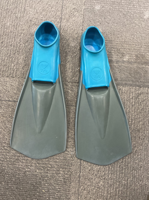 Vist Large View of Product Image Which is Used TYR Underwater Fins Grey S/M