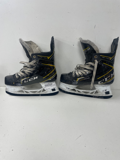 Vist Large View of Product Image Which is Used CCM SUPER TACKS Junior Hockey Skate Junior 04.5