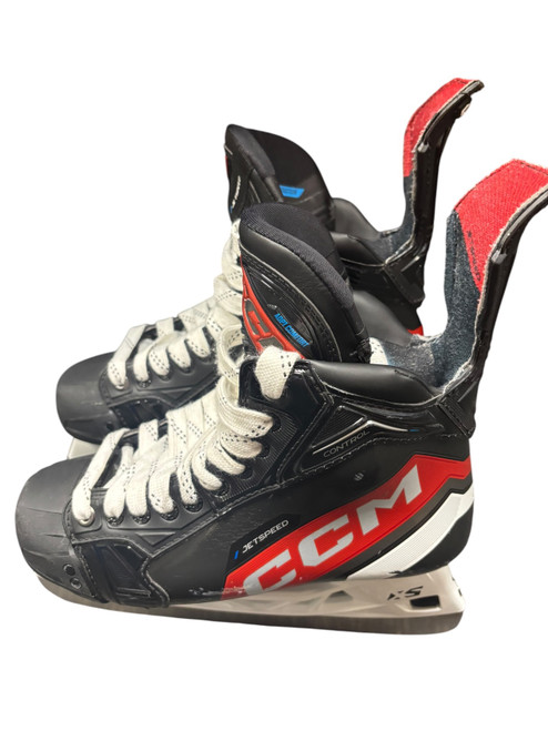 Vist Large View of Product Image Which is Used CCM JETSPEED CONTROL Senior Hockey Skate Senior 7