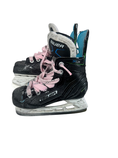 Vist Large View of Product Image Which is Used Bauer XLP Junior Hockey Skate Junior 02