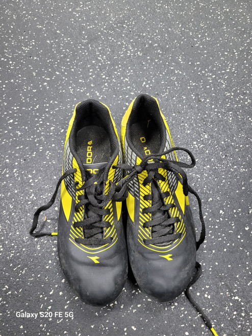 Vist Large View of Product Image Which is Used Diadora Soccer Cleats Black Youth 06.0