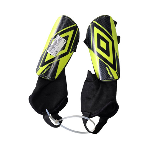 Vist Large View of Product Image Which is Used Umbro CERMICA 2.0 SOCCER SHIN GUARDS SZ MEDIUM Soccer Shin Guards Junior Kelly green MD