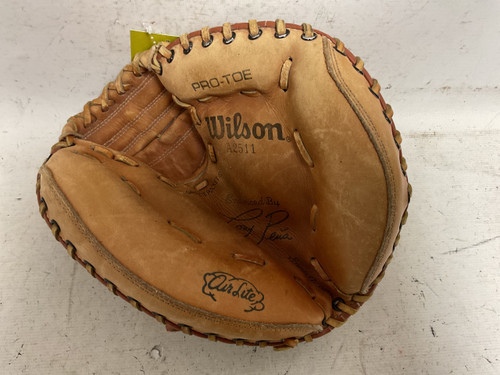 Vist Large View of Product Image Which is Used Wilson A2511 Baseball Catchers RH Throw Brown 31"