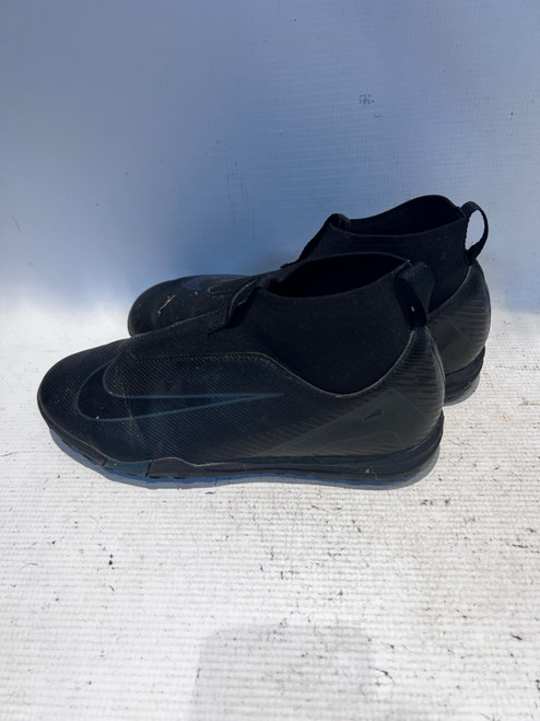 Vist Large View of Product Image Which is Used Nike Soccer Turf Shoes Black Youth 06.0