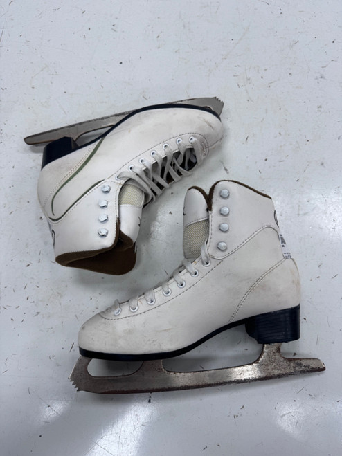 Vist Large View of Product Image Which is Used DBX WomensFigure Skate White Senior 6