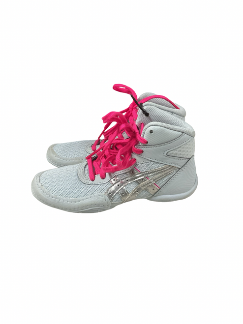 Vist Large View of Product Image Which is Used Asics Wrestling Shoes White Youth 13.0