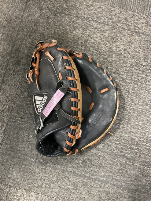 Vist Large View of Product Image Which is Used Adidas TS3150BR BB/SB Catchers RH Throw Black 31"