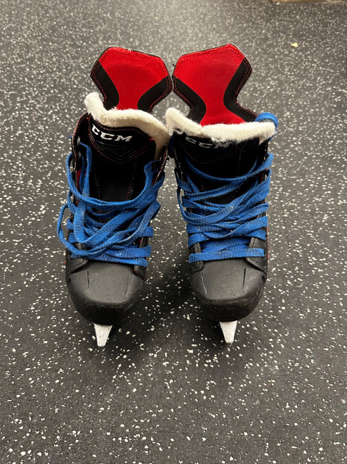 Vist Large View of Product Image Which is Used CCM FT460 Junior Hockey Skate Junior 01
